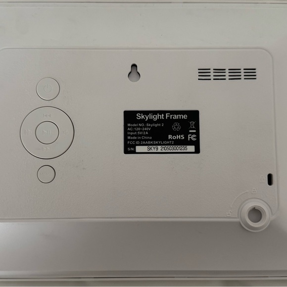 Skylight Digital Photo Frame/Calendar/Planner - Picture 2 of 2